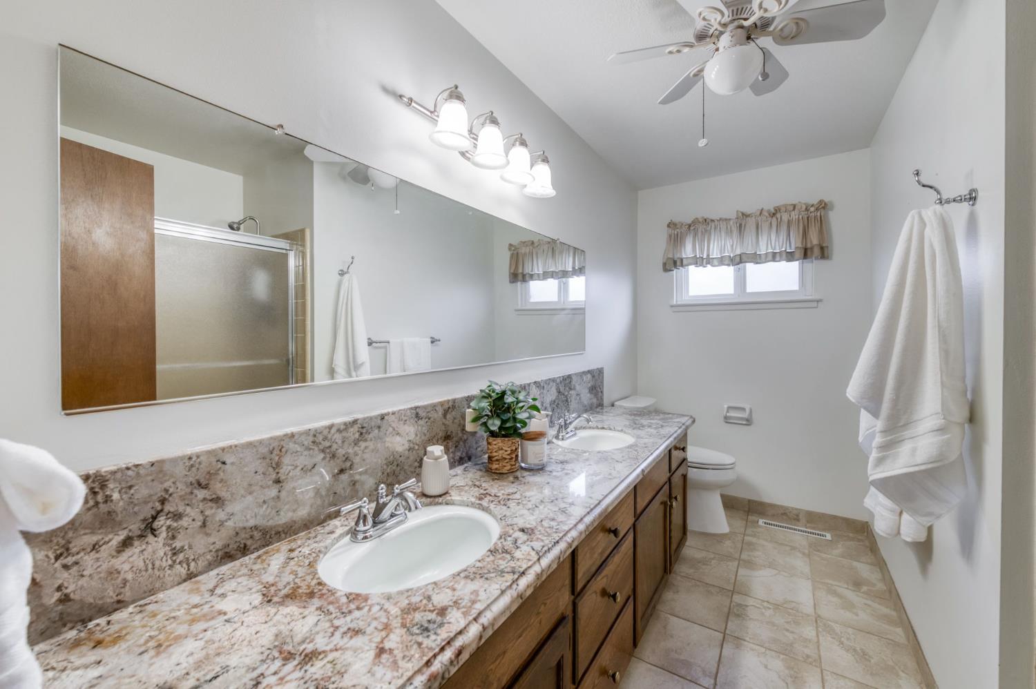 6561 N Jackson Ave, Fresno, CA 93710