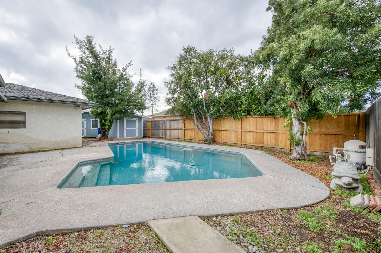 6561 N Jackson Ave, Fresno, CA 93710