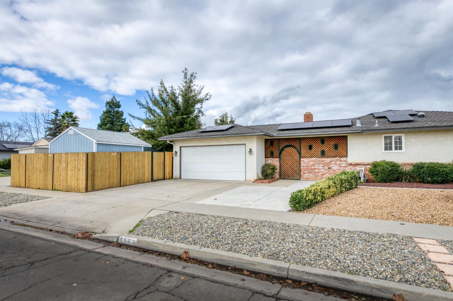 6561 N Jackson Ave, Fresno, CA 93710