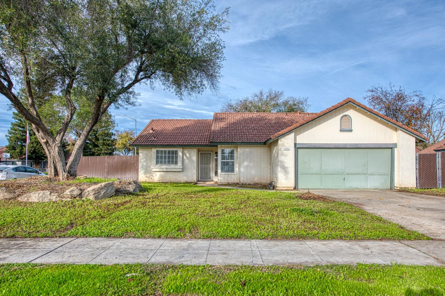 2535 Sierra Ave, Clovis, CA 93611