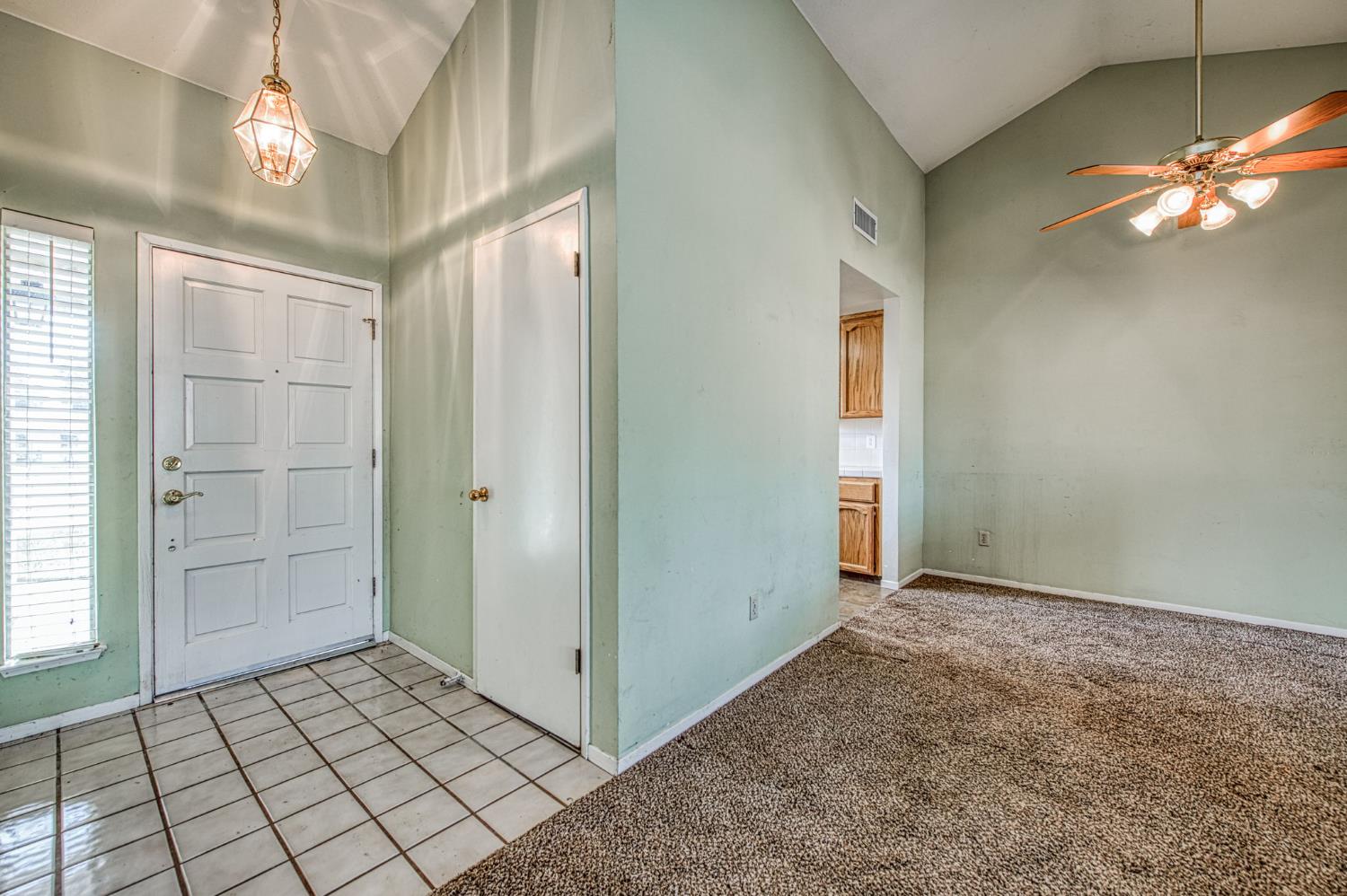 2535 Sierra Ave, Clovis, CA 93611