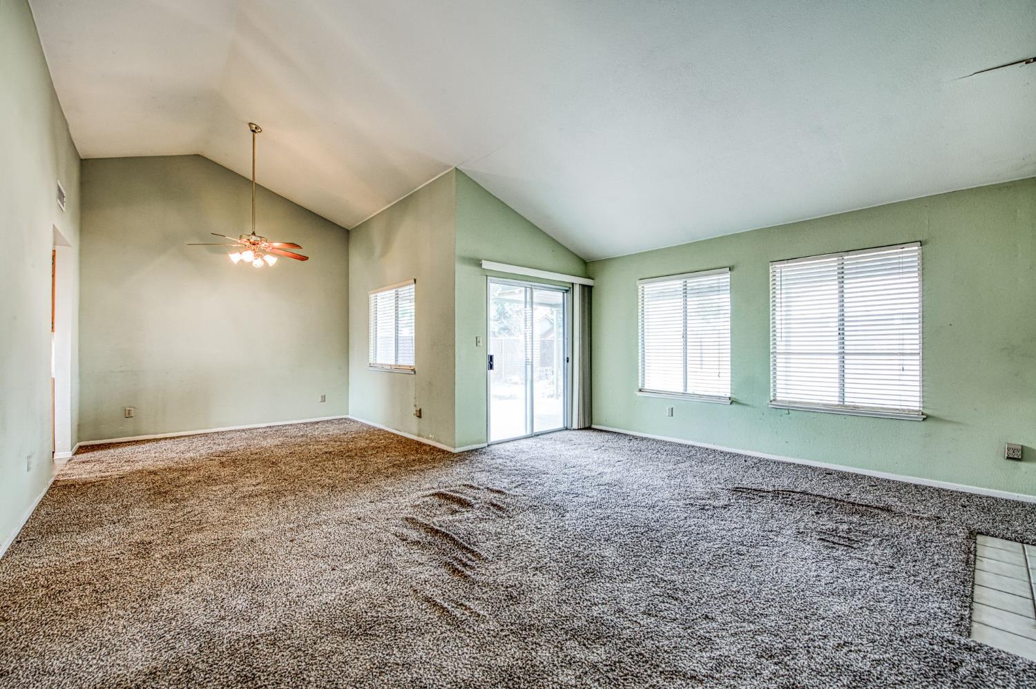 2535 Sierra Ave, Clovis, CA 93611