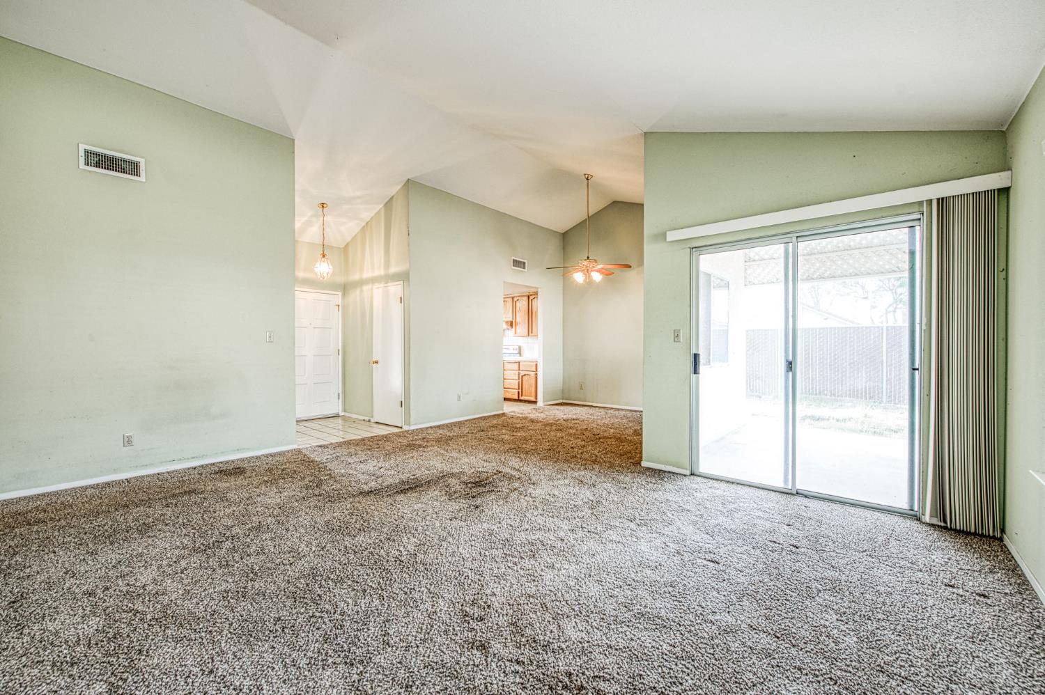 2535 Sierra Ave, Clovis, CA 93611