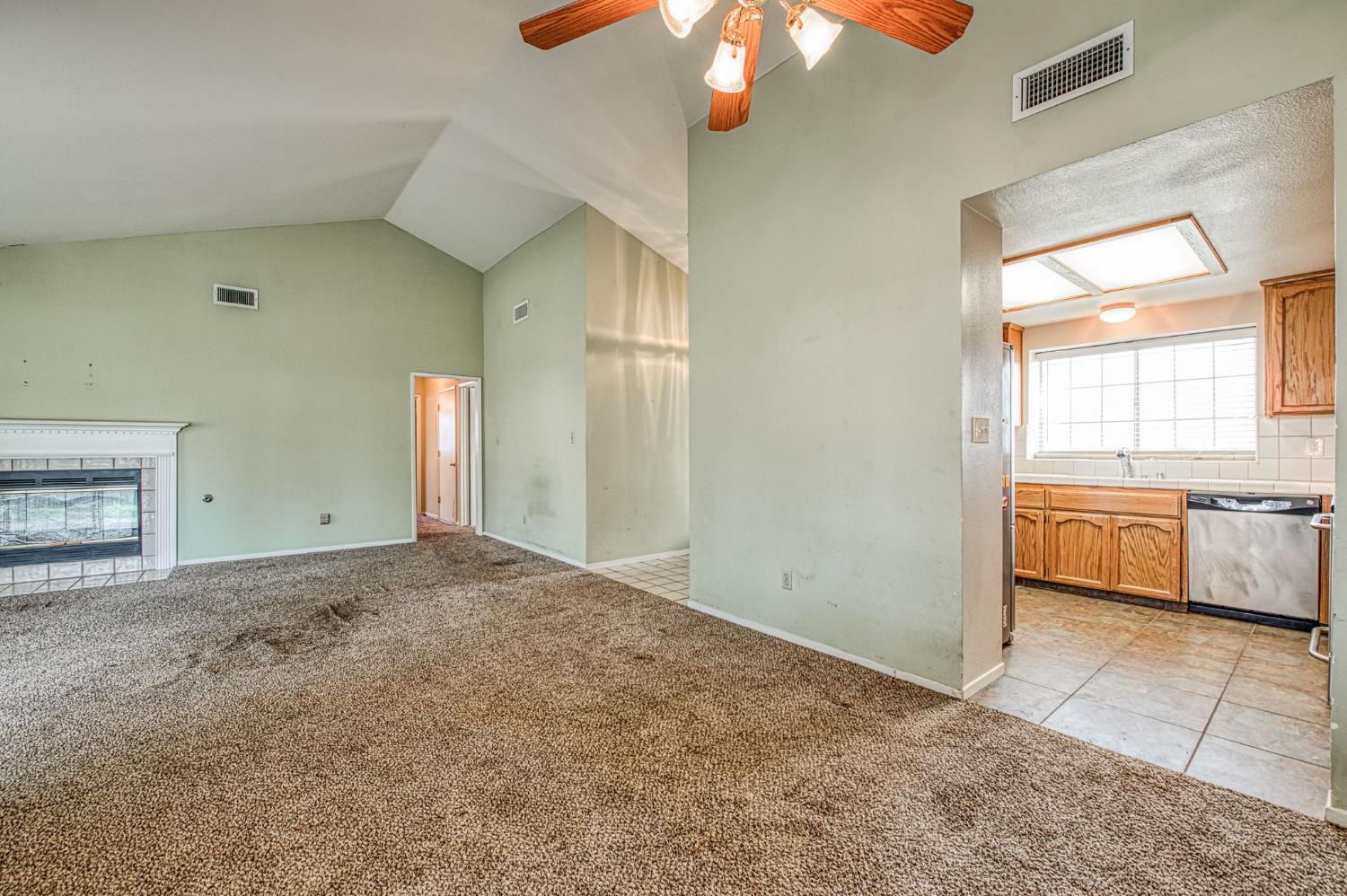 2535 Sierra Ave, Clovis, CA 93611