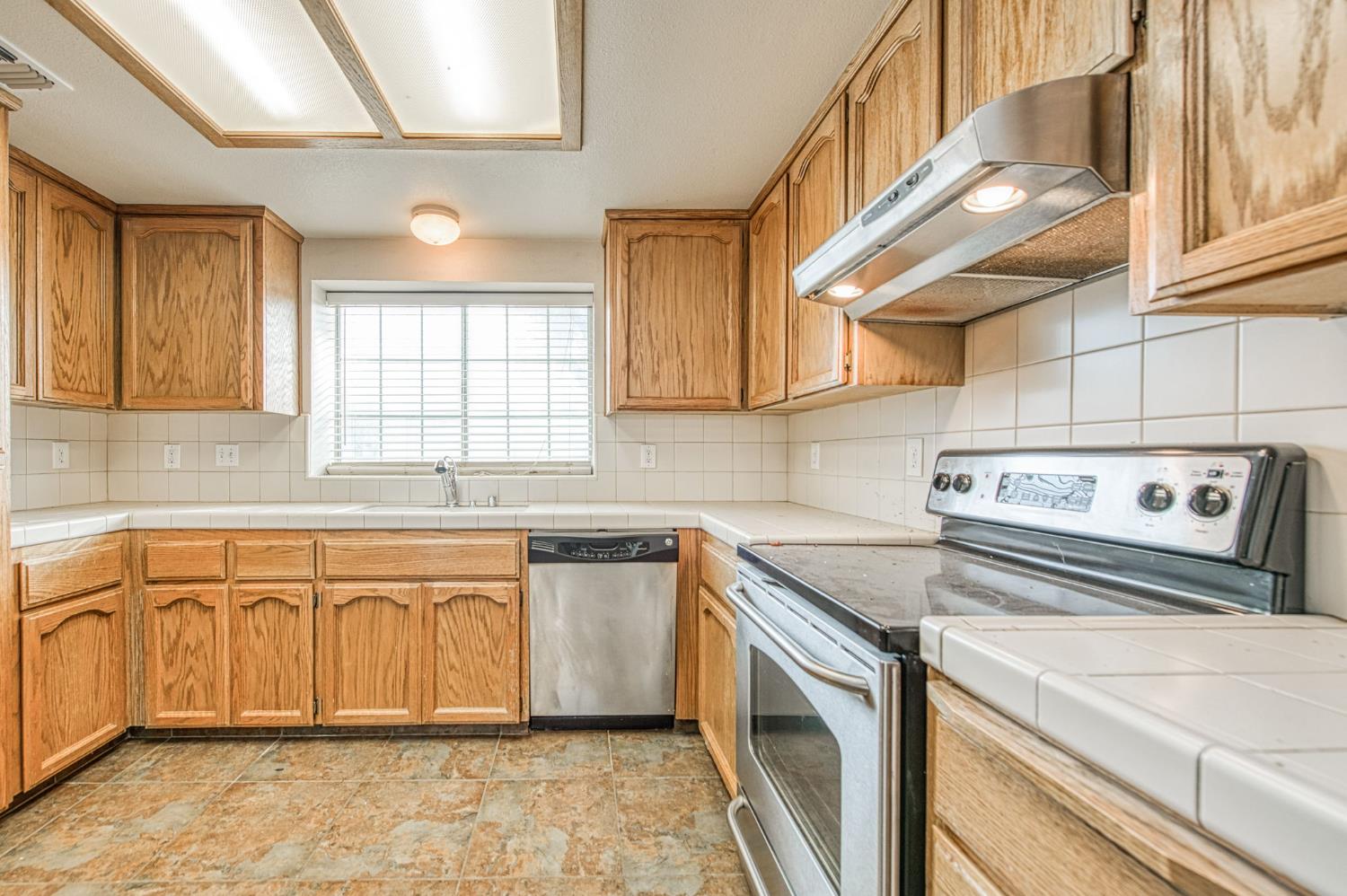 2535 Sierra Ave, Clovis, CA 93611