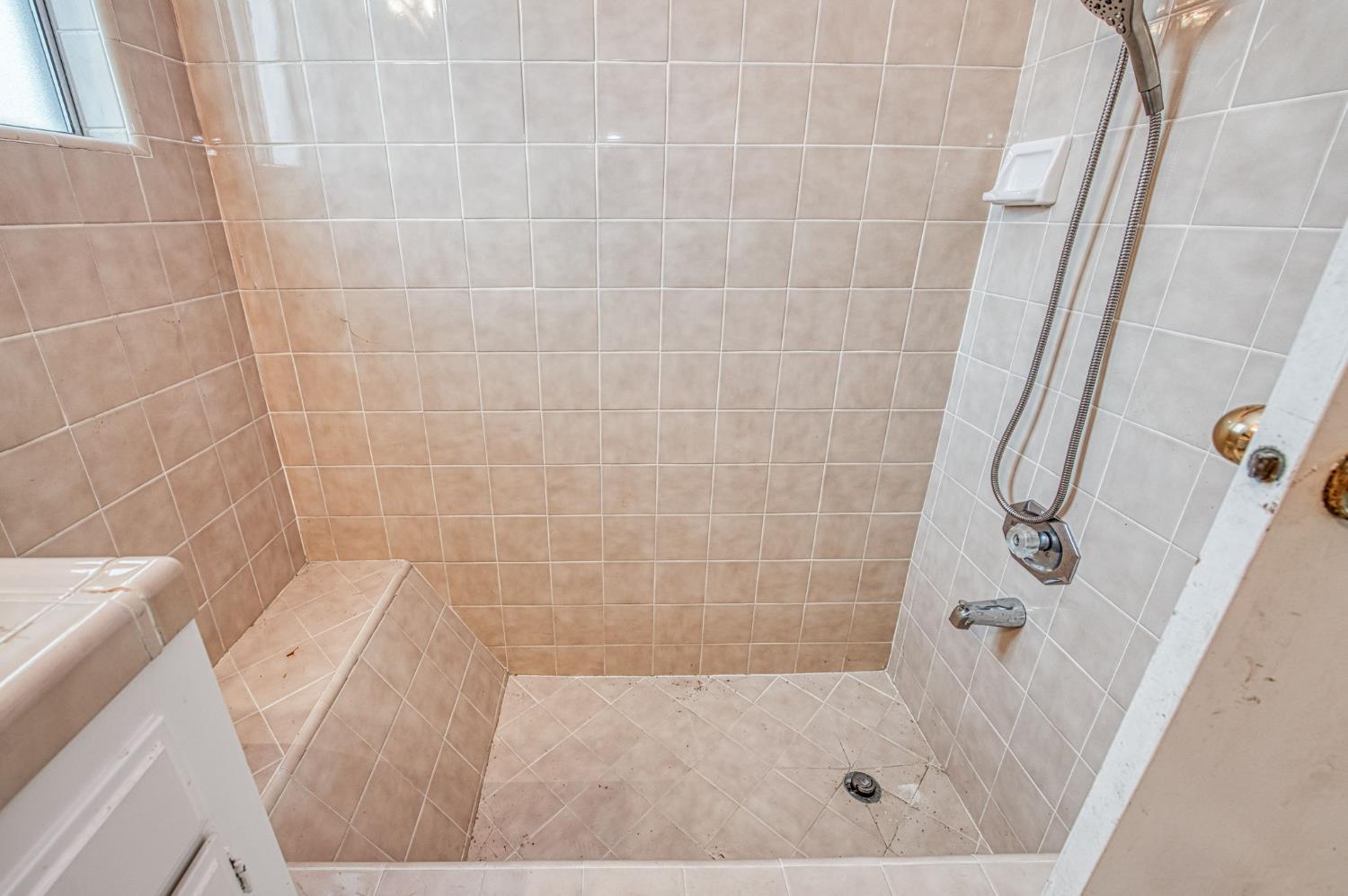 2535 Sierra Ave, Clovis, CA 93611