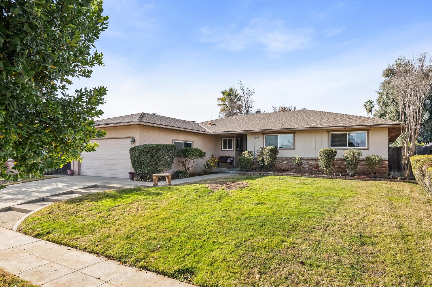 6725 N Baird Ave, Fresno, CA 93710