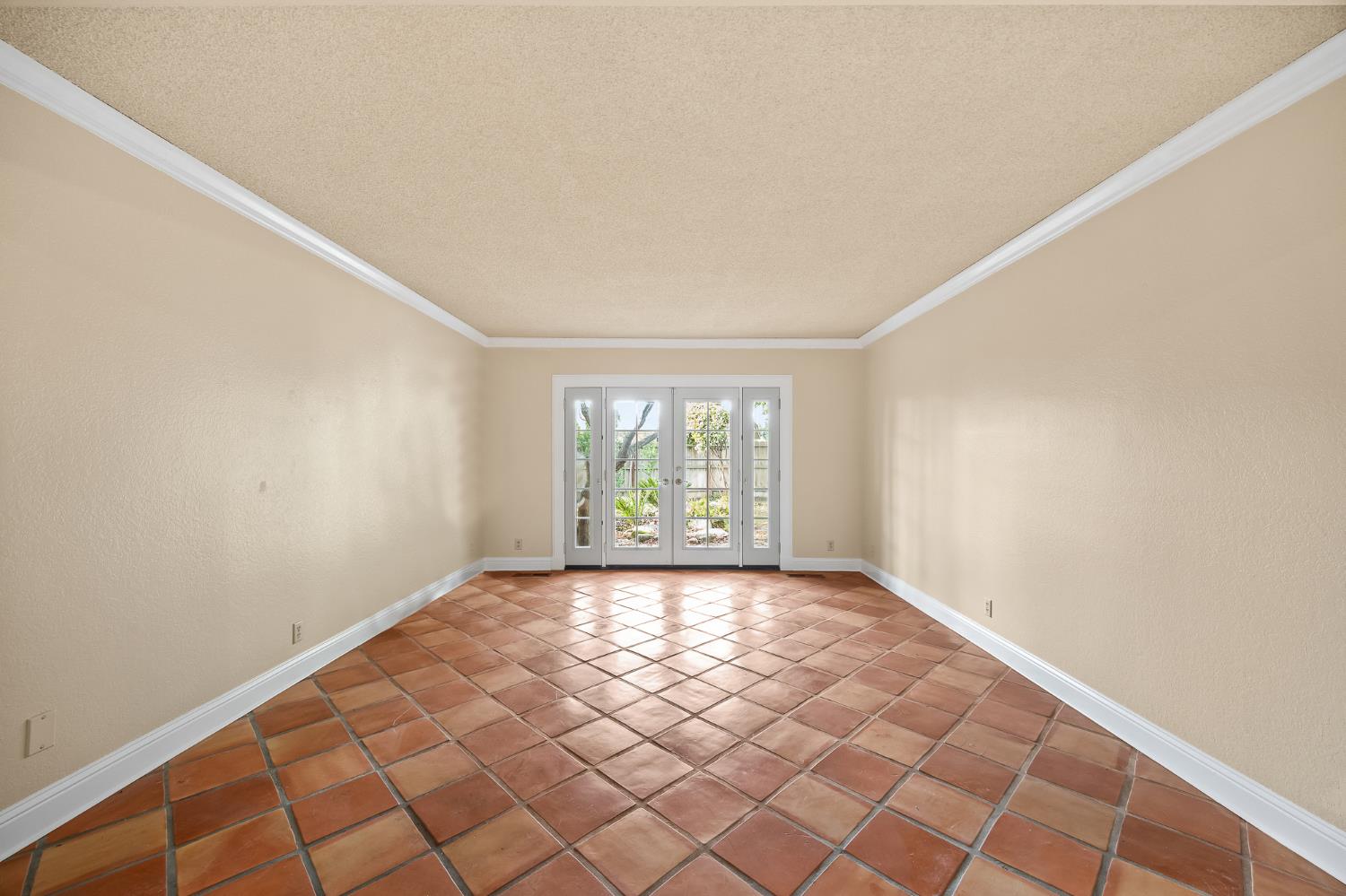 6725 N Baird Ave, Fresno, CA 93710