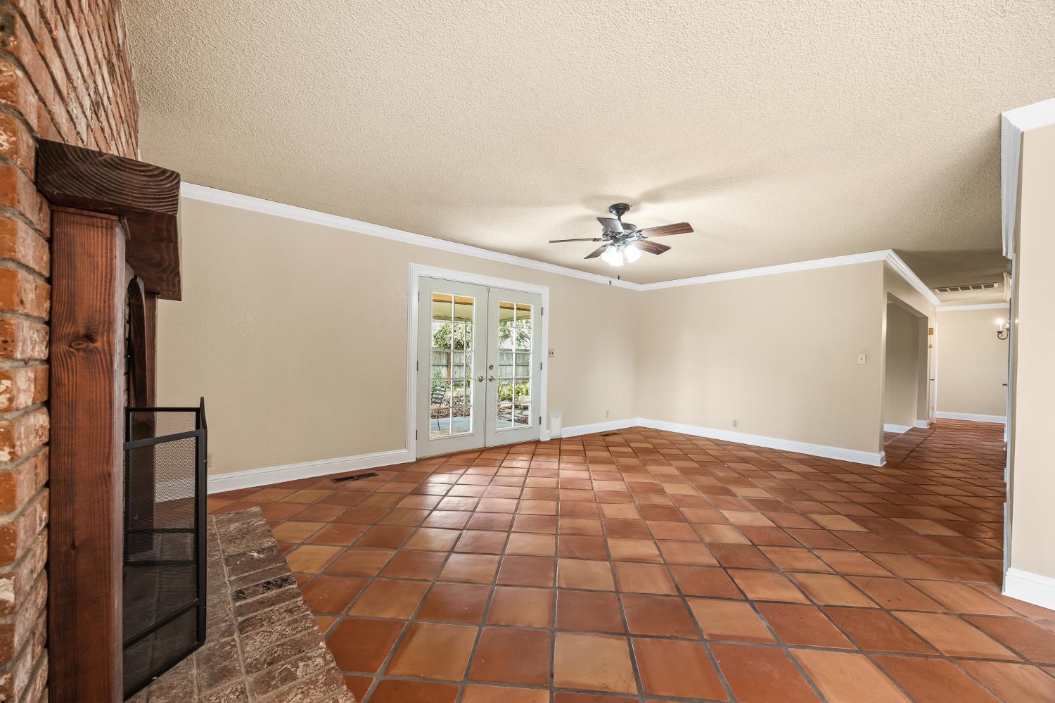 6725 N Baird Ave, Fresno, CA 93710