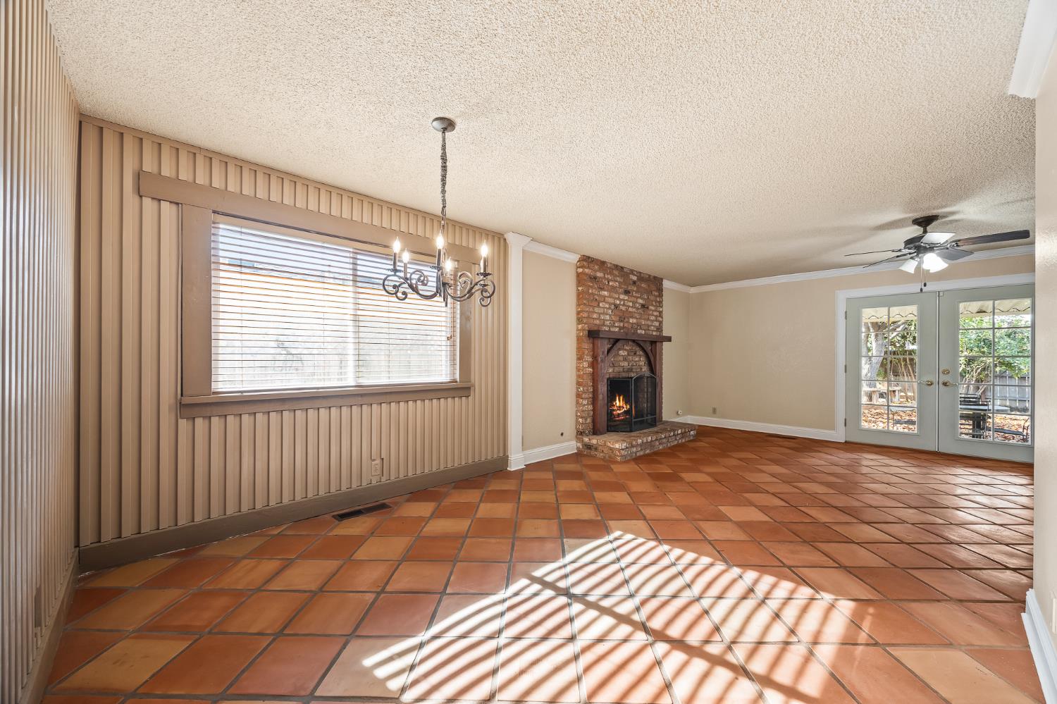 6725 N Baird Ave, Fresno, CA 93710