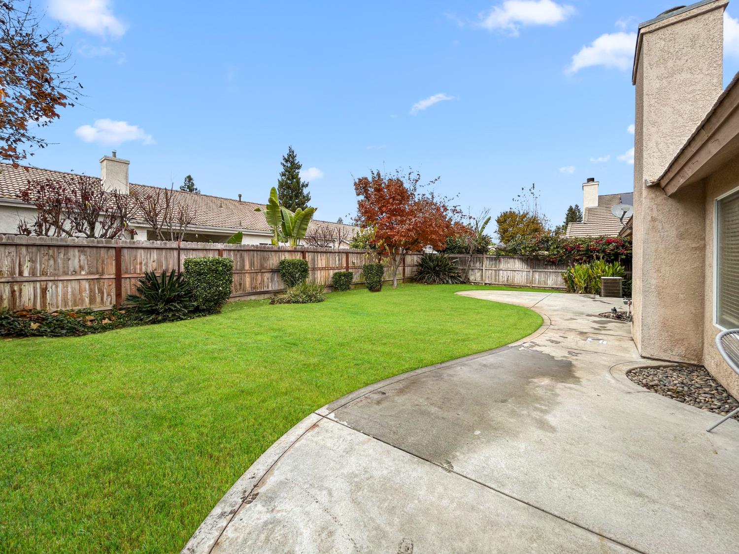 7583 N State St, Fresno, CA 93722