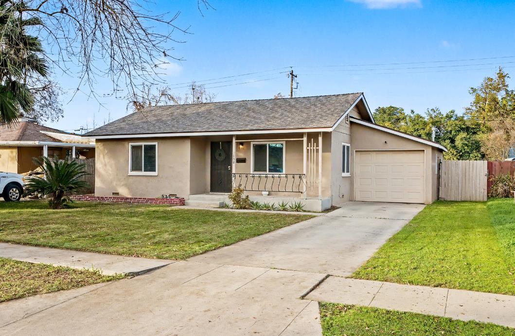 1038 W Cortland Ave, Fresno, CA 93705