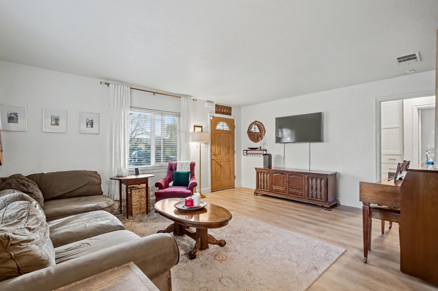 1038 W Cortland Ave, Fresno, CA 93705