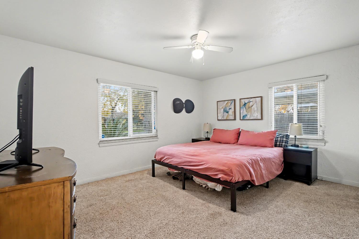 1038 W Cortland Ave, Fresno, CA 93705