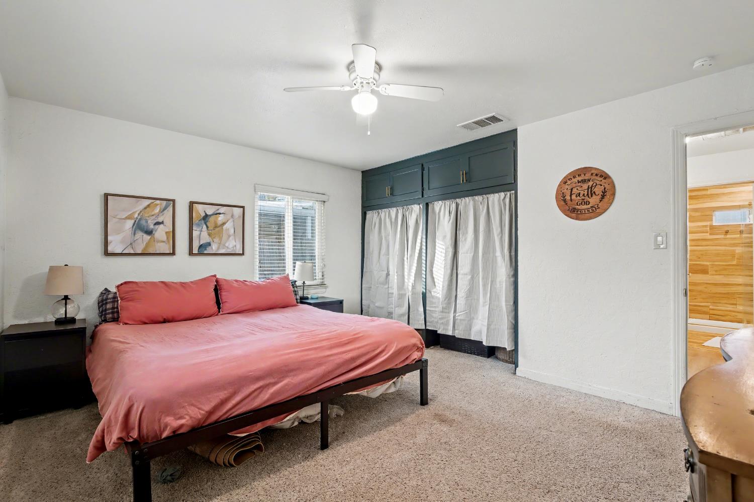 1038 W Cortland Ave, Fresno, CA 93705