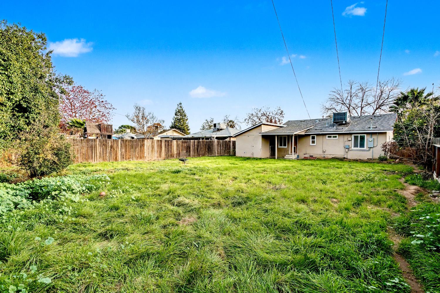 1038 W Cortland Ave, Fresno, CA 93705