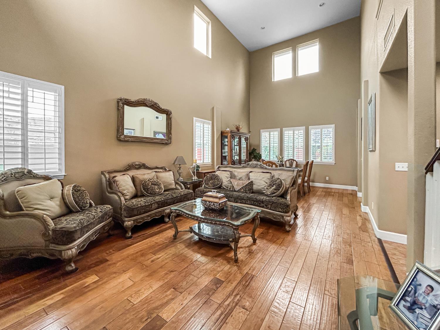 6155 W Goux Ave, Fresno, CA 93722