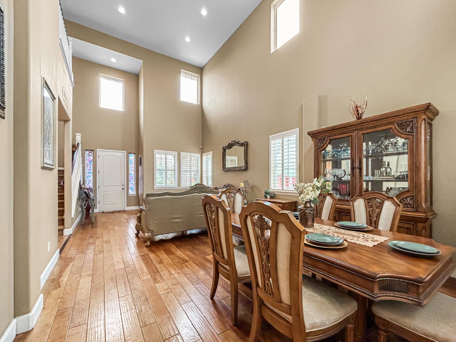 6155 W Goux Ave, Fresno, CA 93722