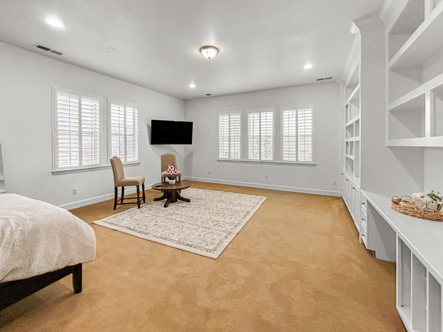 6155 W Goux Ave, Fresno, CA 93722