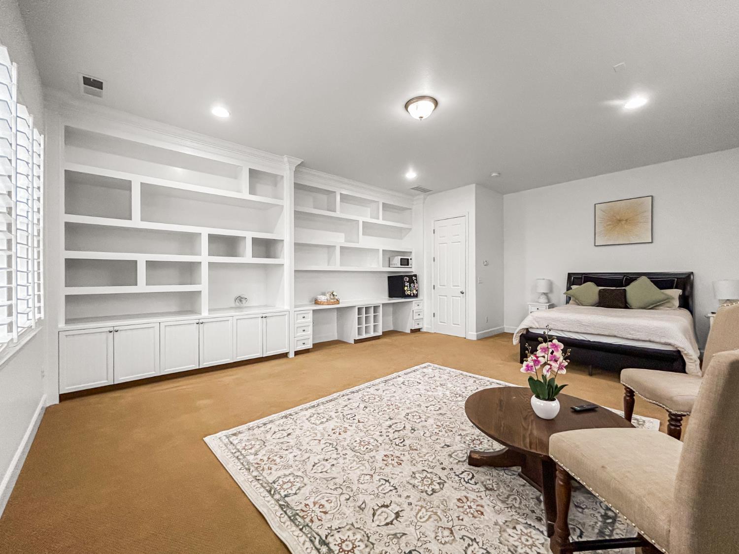 6155 W Goux Ave, Fresno, CA 93722