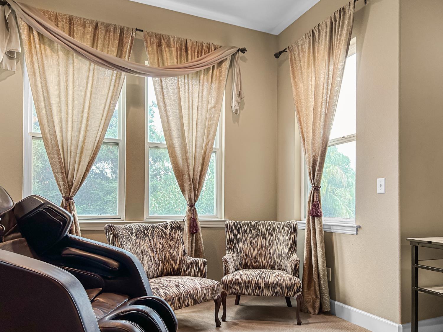 6155 W Goux Ave, Fresno, CA 93722