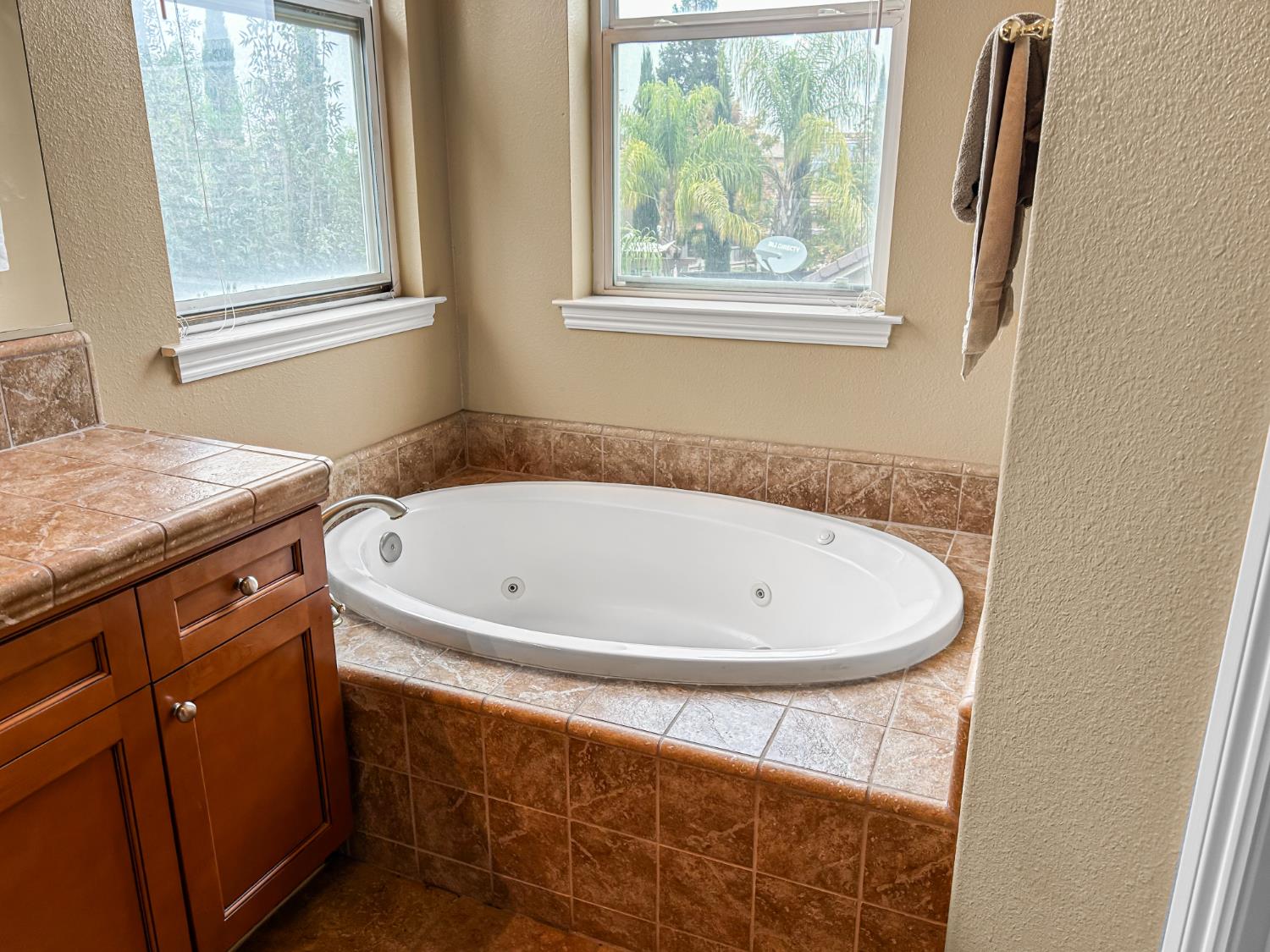 6155 W Goux Ave, Fresno, CA 93722