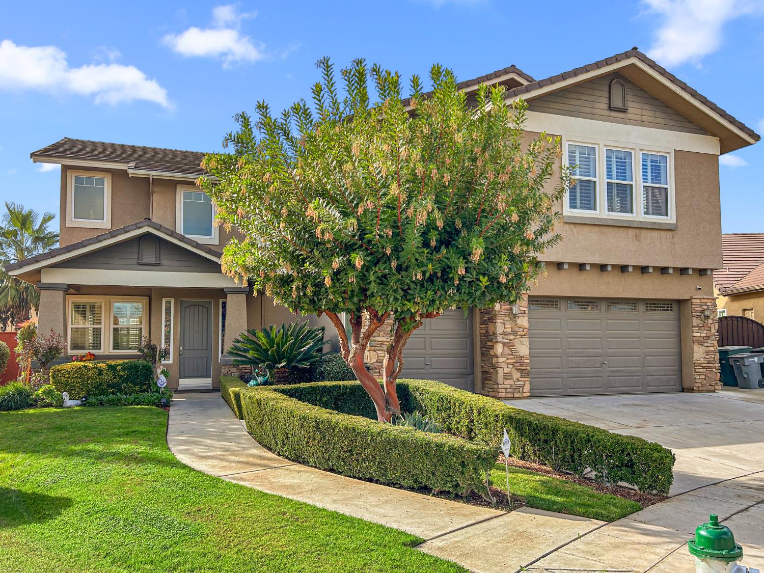 6155 W Goux Ave, Fresno, CA 93722