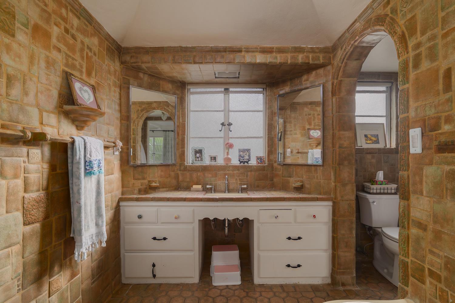 1525 N Echo Ave, Fresno, CA 93728