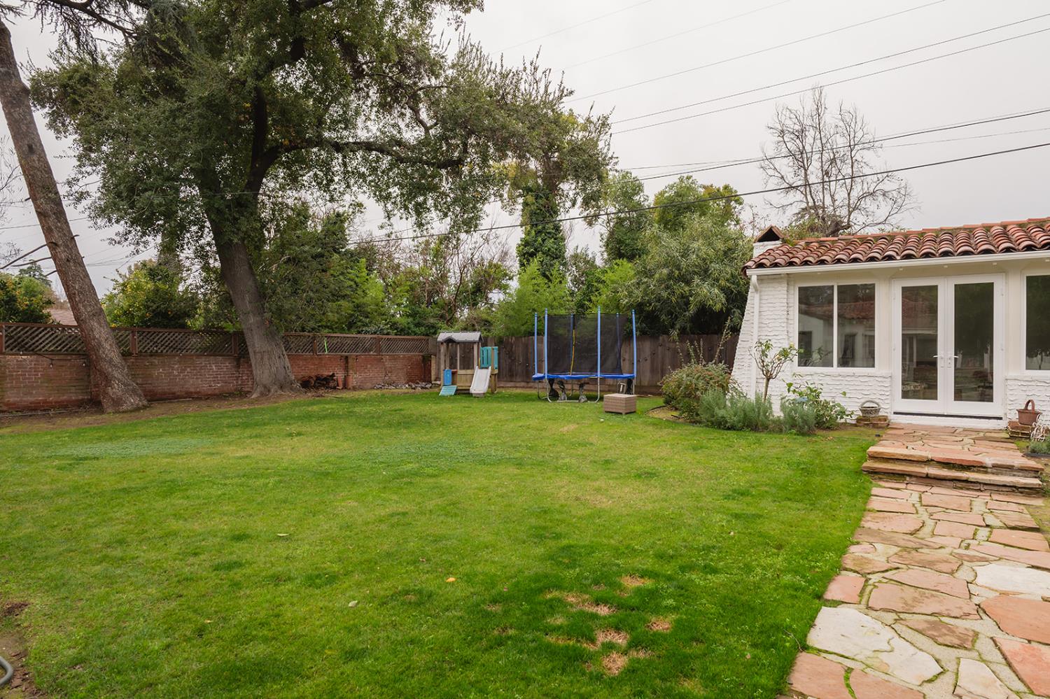 1525 N Echo Ave, Fresno, CA 93728