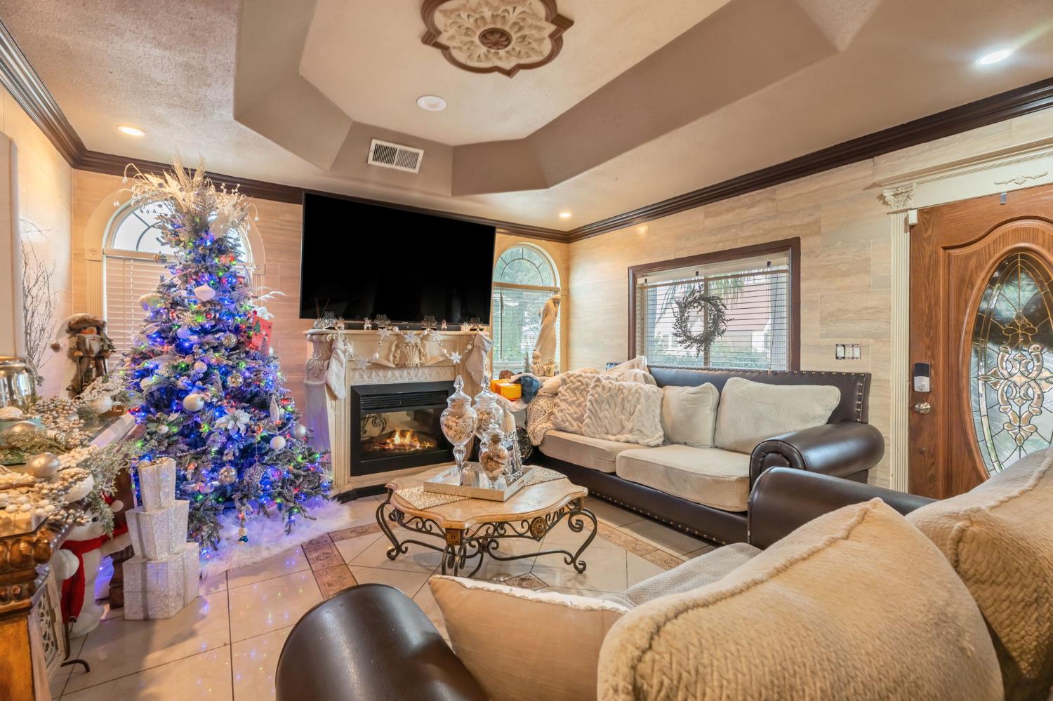 1283 N Calaveras St, Fresno, CA 93728