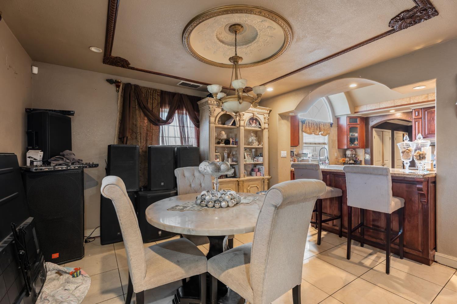 1283 N Calaveras St, Fresno, CA 93728