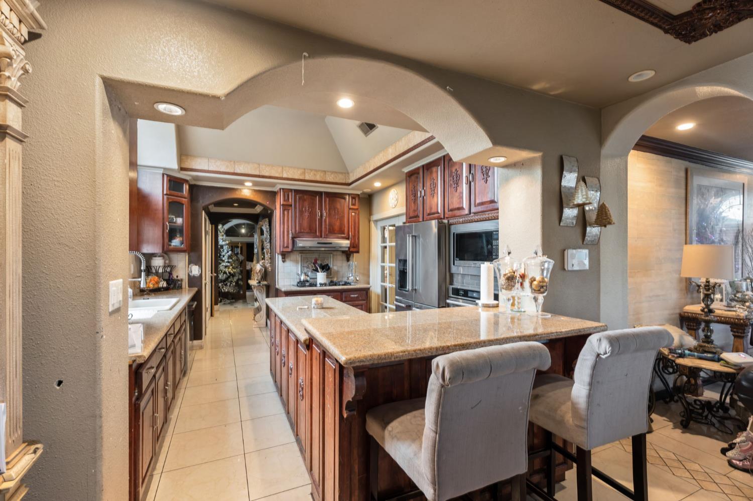 1283 N Calaveras St, Fresno, CA 93728