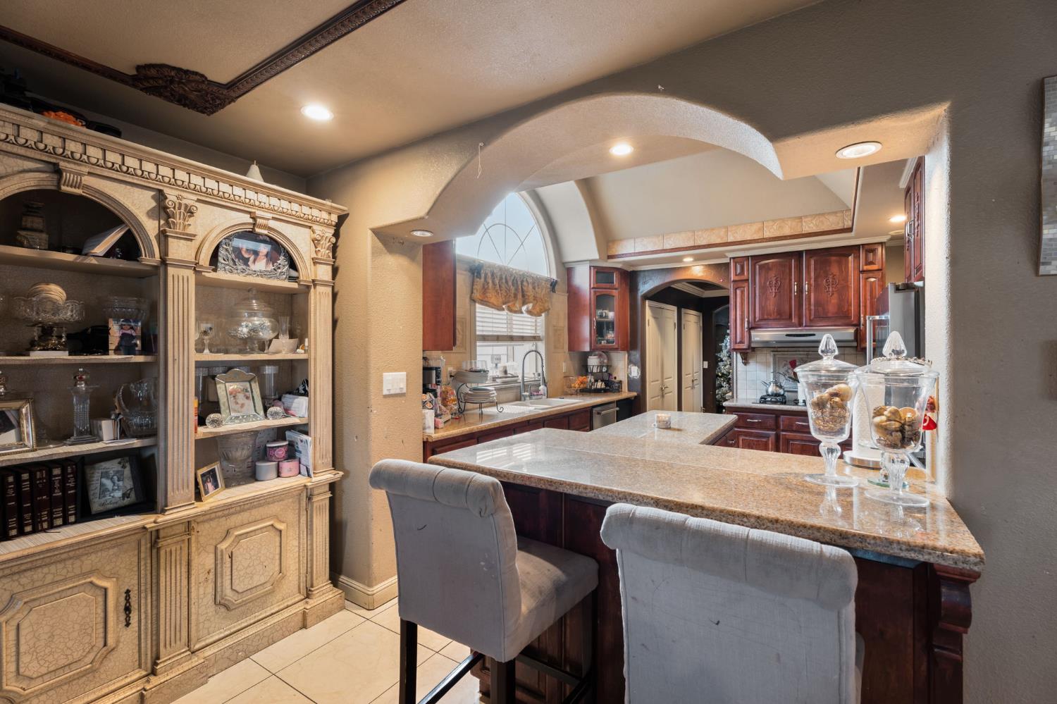 1283 N Calaveras St, Fresno, CA 93728