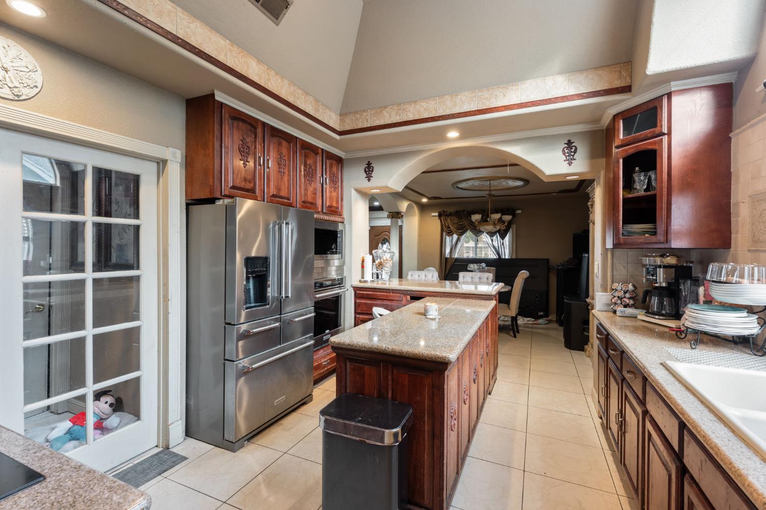 1283 N Calaveras St, Fresno, CA 93728