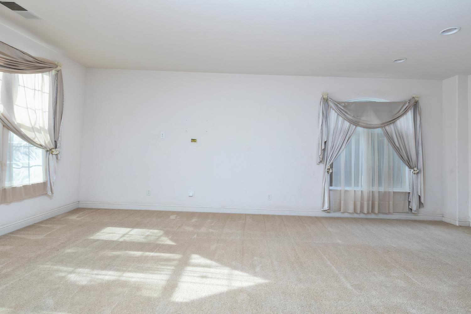 2681 Wrenwood Ave, Clovis, CA 93611