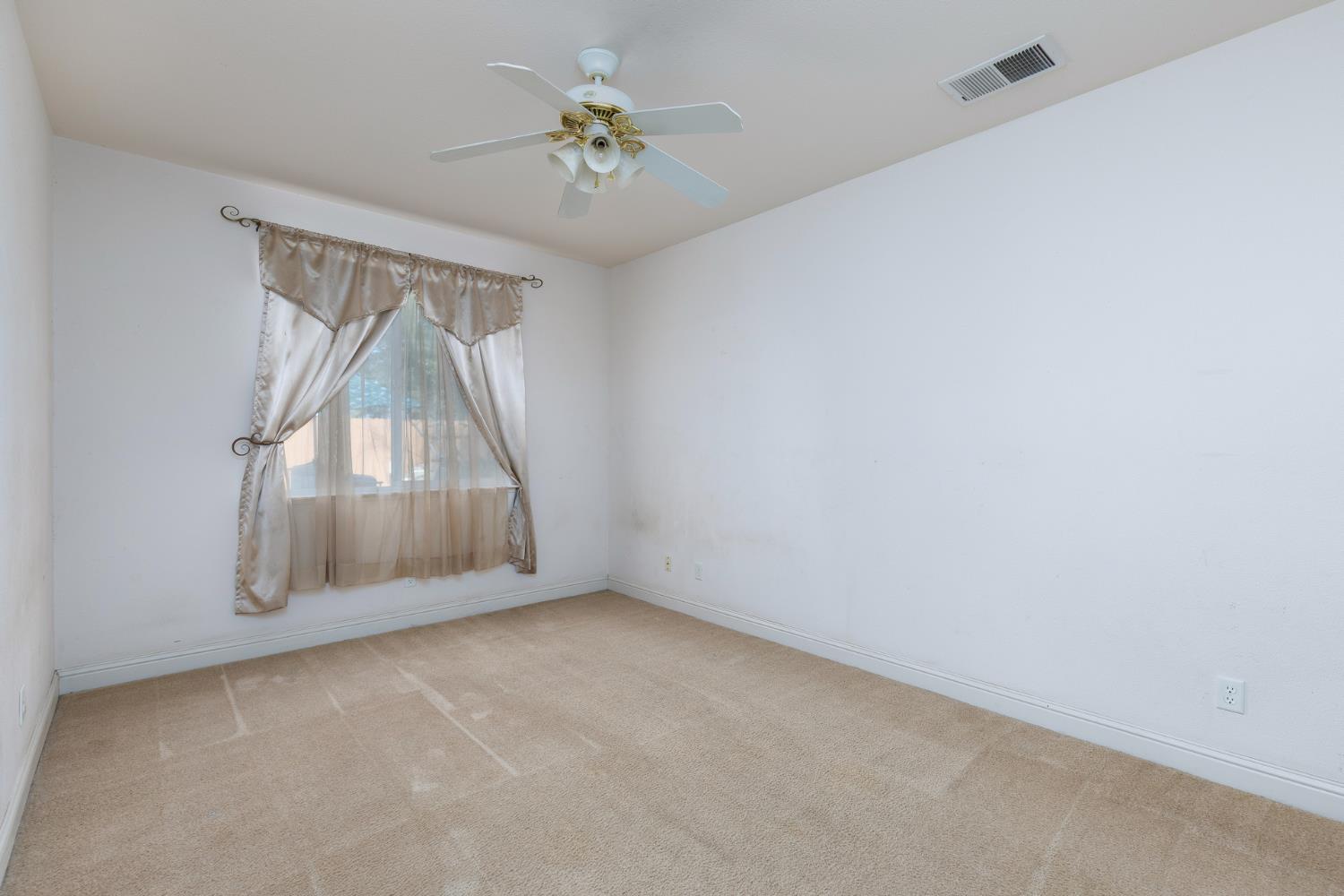 2681 Wrenwood Ave, Clovis, CA 93611