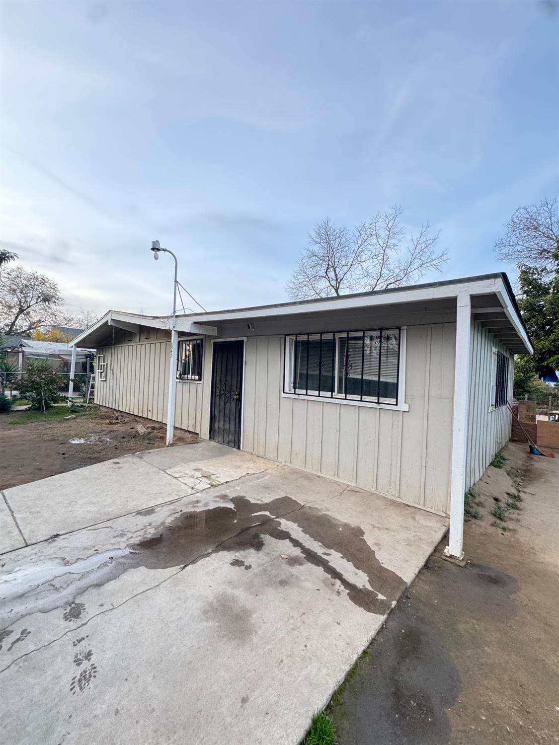 1123 E Garrett Ave, Fresno, CA 93706