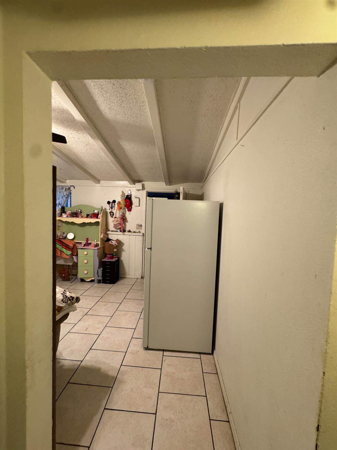 1123 E Garrett Ave, Fresno, CA 93706