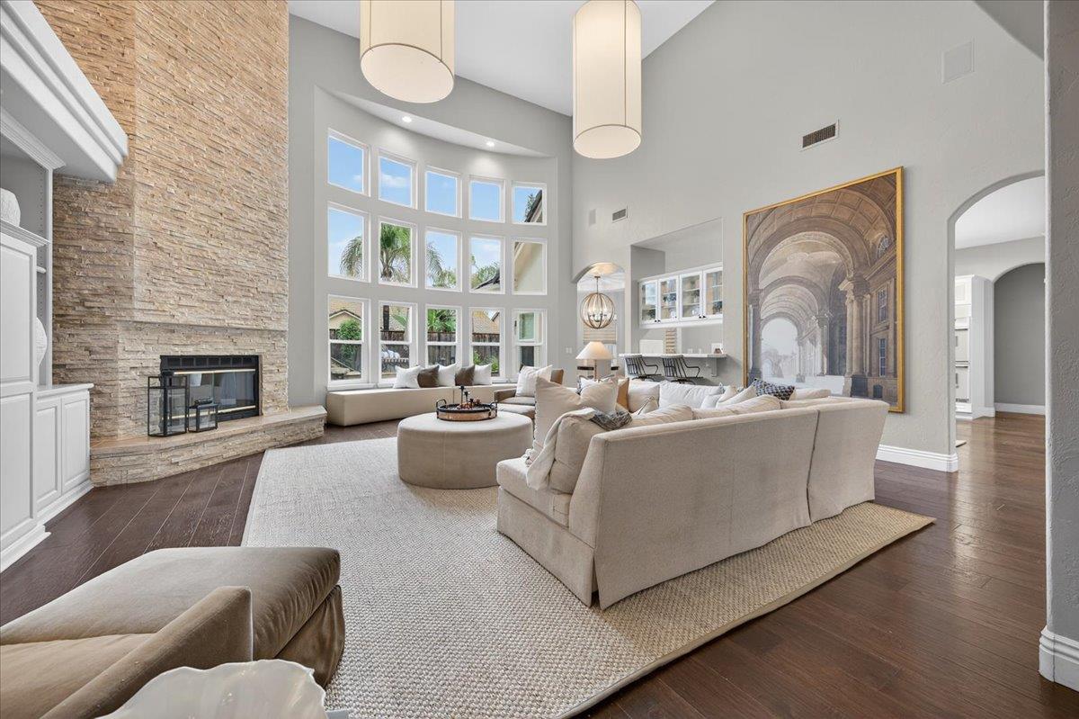 2205 W Fir Ave, Fresno, CA 93711