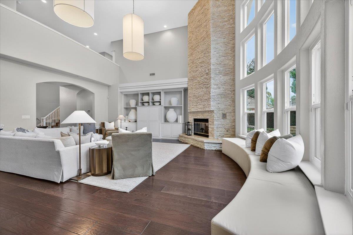 2205 W Fir Ave, Fresno, CA 93711