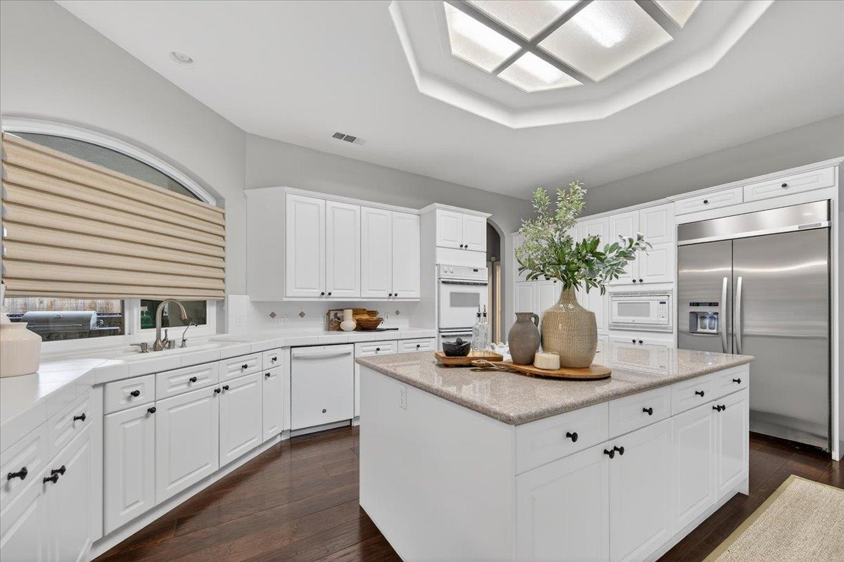 2205 W Fir Ave, Fresno, CA 93711