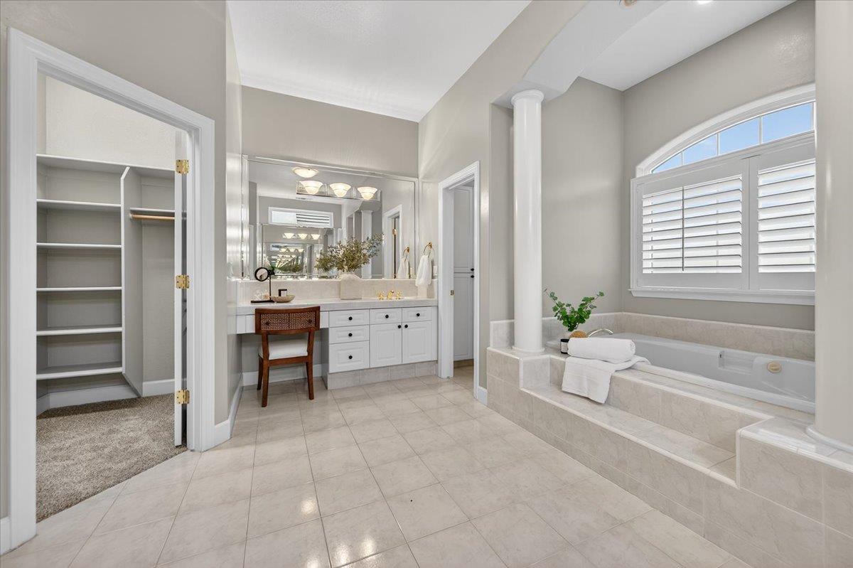 2205 W Fir Ave, Fresno, CA 93711