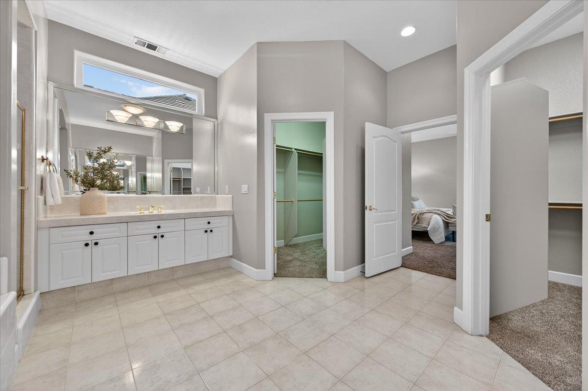 2205 W Fir Ave, Fresno, CA 93711