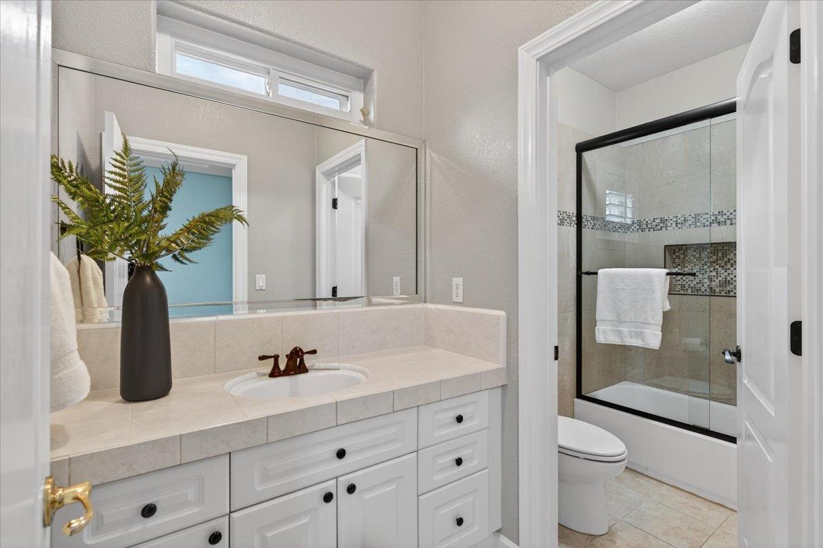 2205 W Fir Ave, Fresno, CA 93711