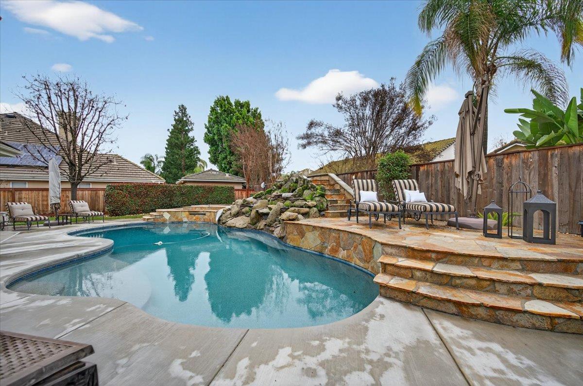 2205 W Fir Ave, Fresno, CA 93711