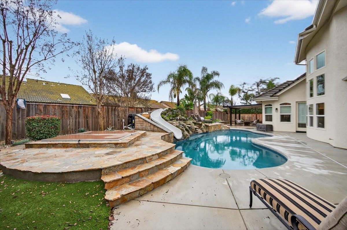 2205 W Fir Ave, Fresno, CA 93711