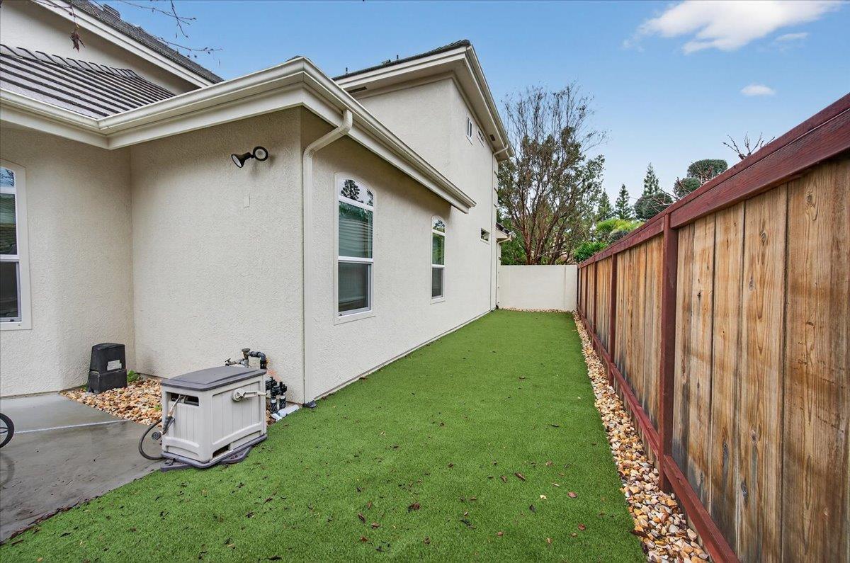 2205 W Fir Ave, Fresno, CA 93711