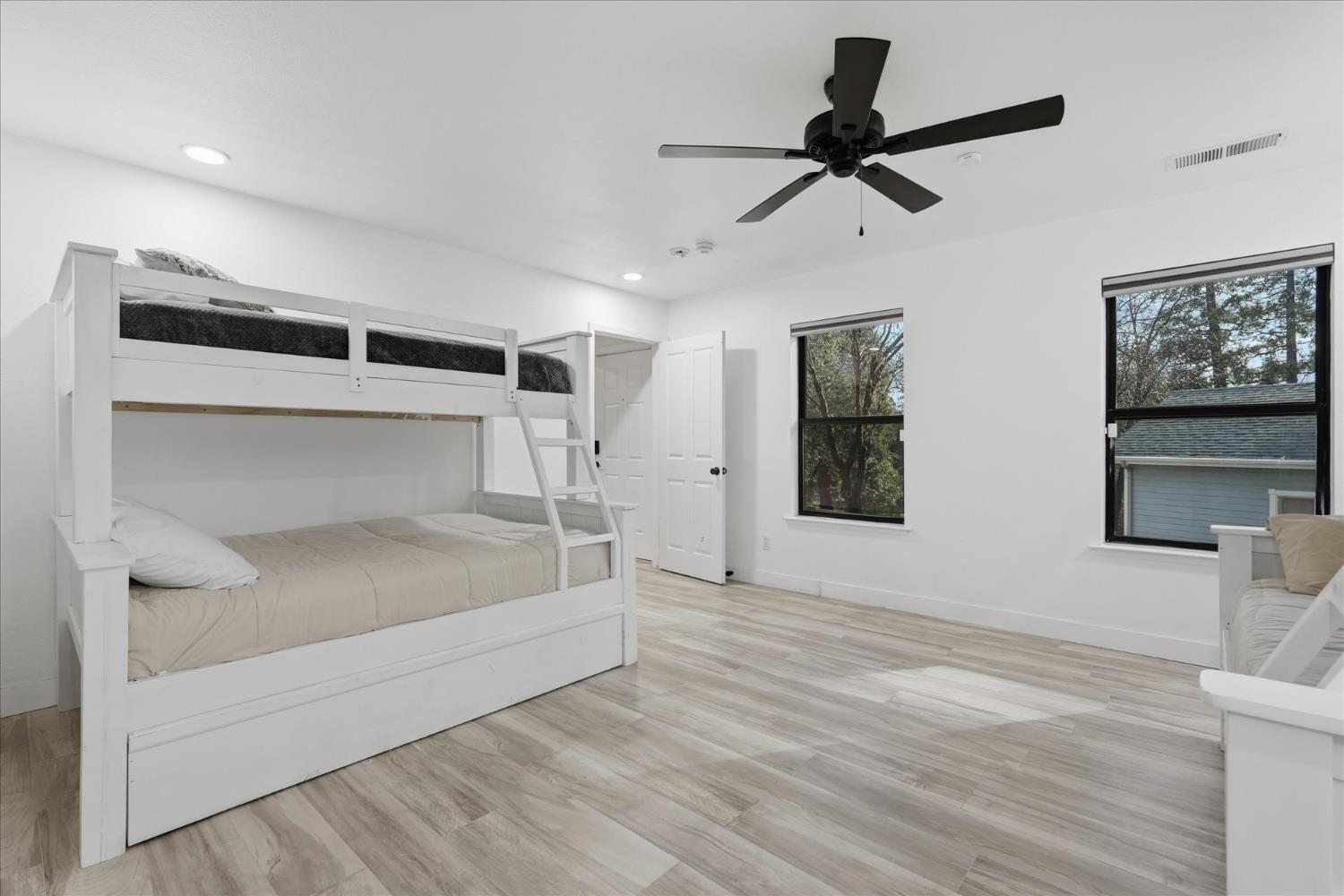 39490 Crane Valley Ct, Bass Lake, CA 93604