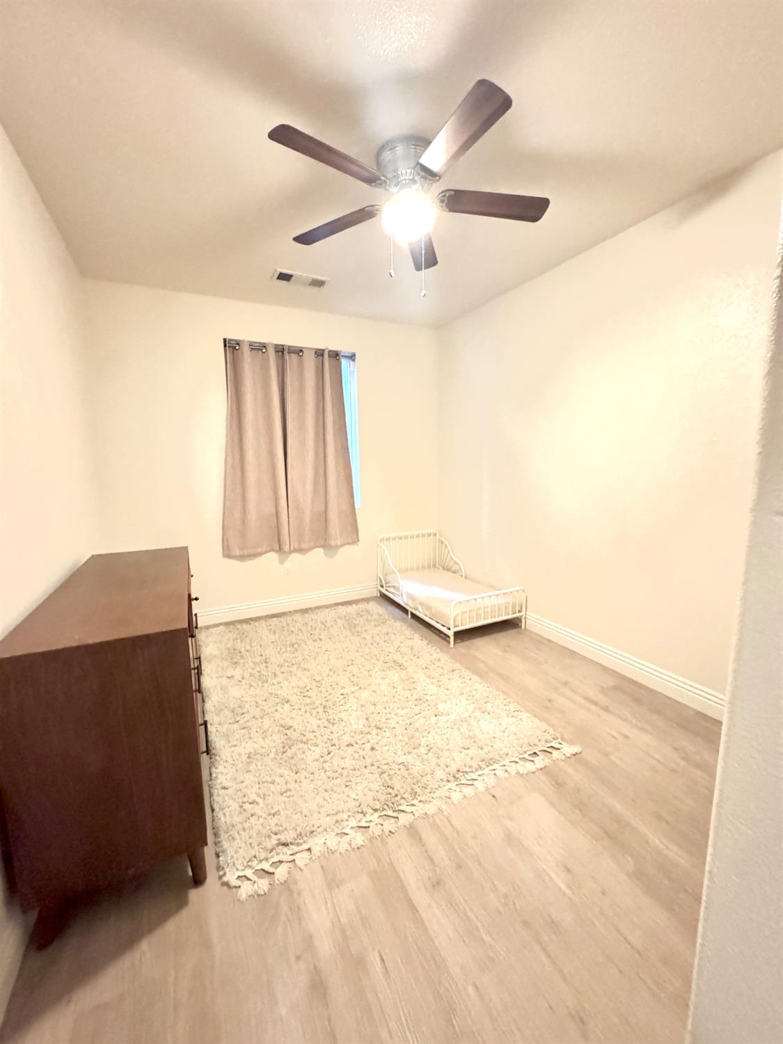 5812 W Ceres Ave, Visalia, CA 93291