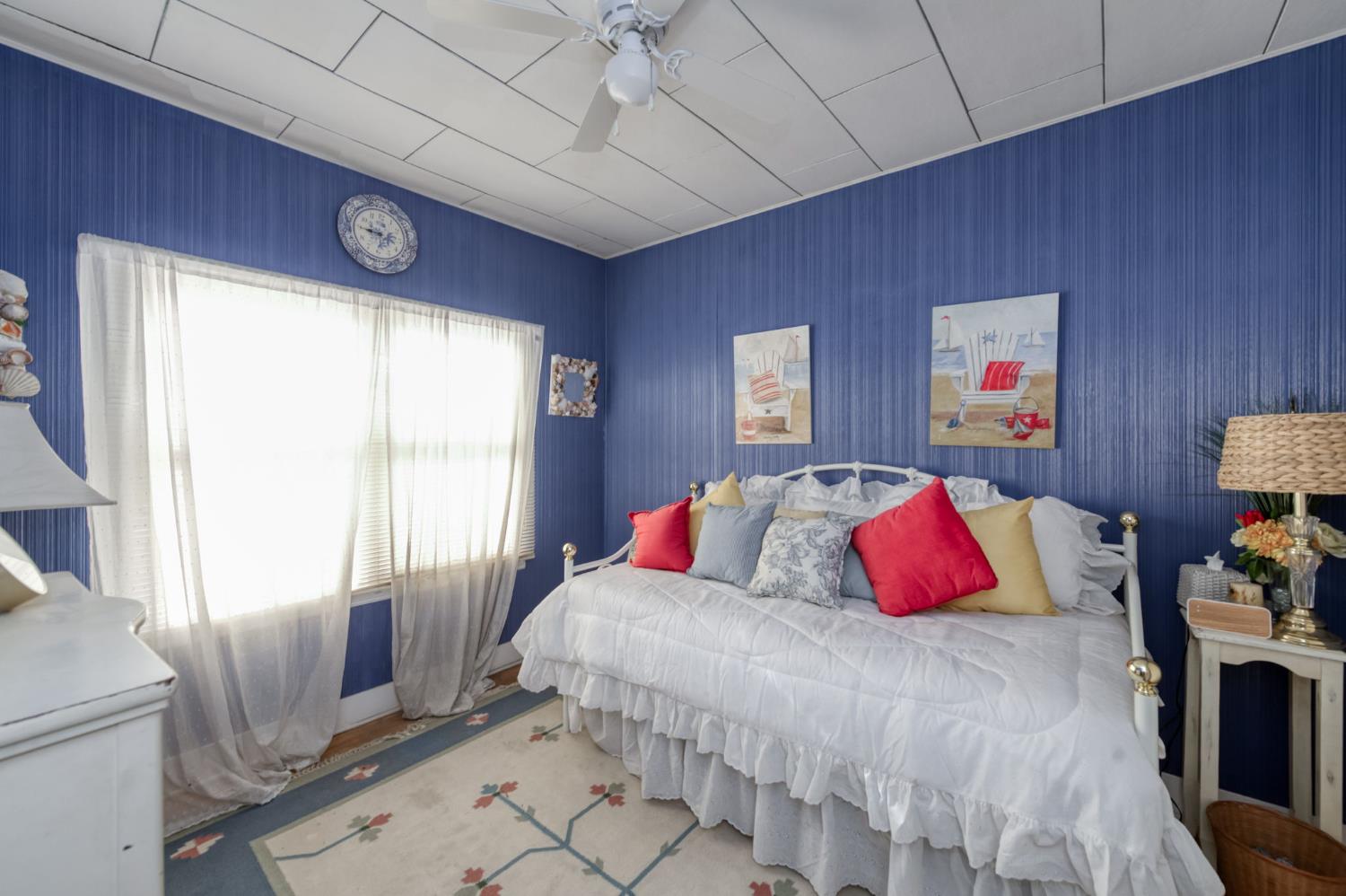 4042 N Maroa Ave, Fresno, CA 93704